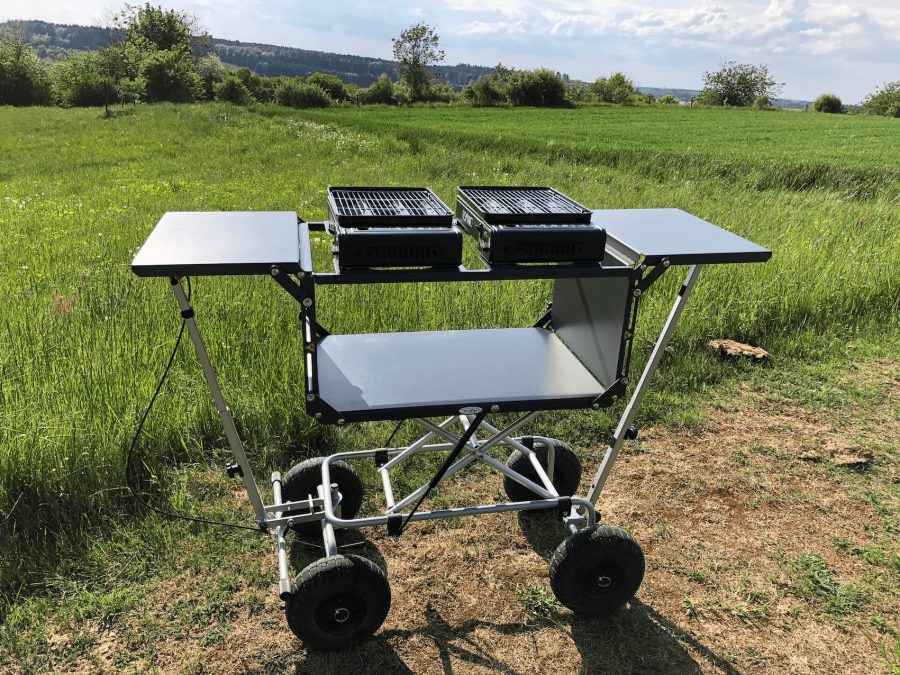 Metamo, the most variable multifunctional handcart for all leisure and outdoor fans. Handcart, table, grill - and that wasn't all!